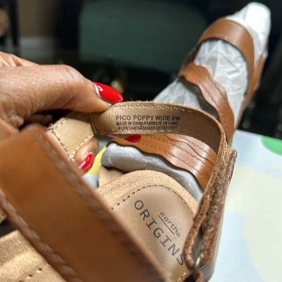 Earth Origins Poppy Wedge Sandal size‎ 8 wide Camel color - Picture 7 of 10